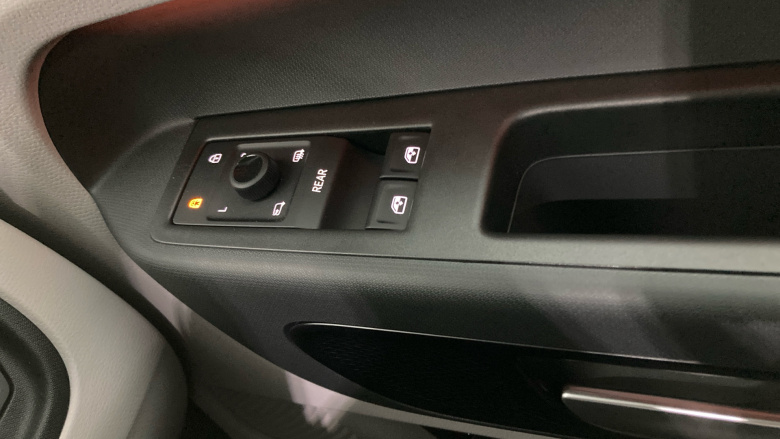 Volkswagen ID. Buzz 210kW Life Pro 86kWh 5dr LWB Auto [7 Seat] Electric Estate